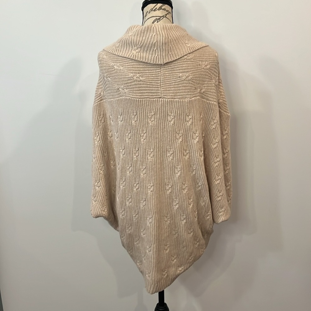 Neiman Marcus cable twist poncho sweater L wool angora cashmere L - Picture 2 of 7